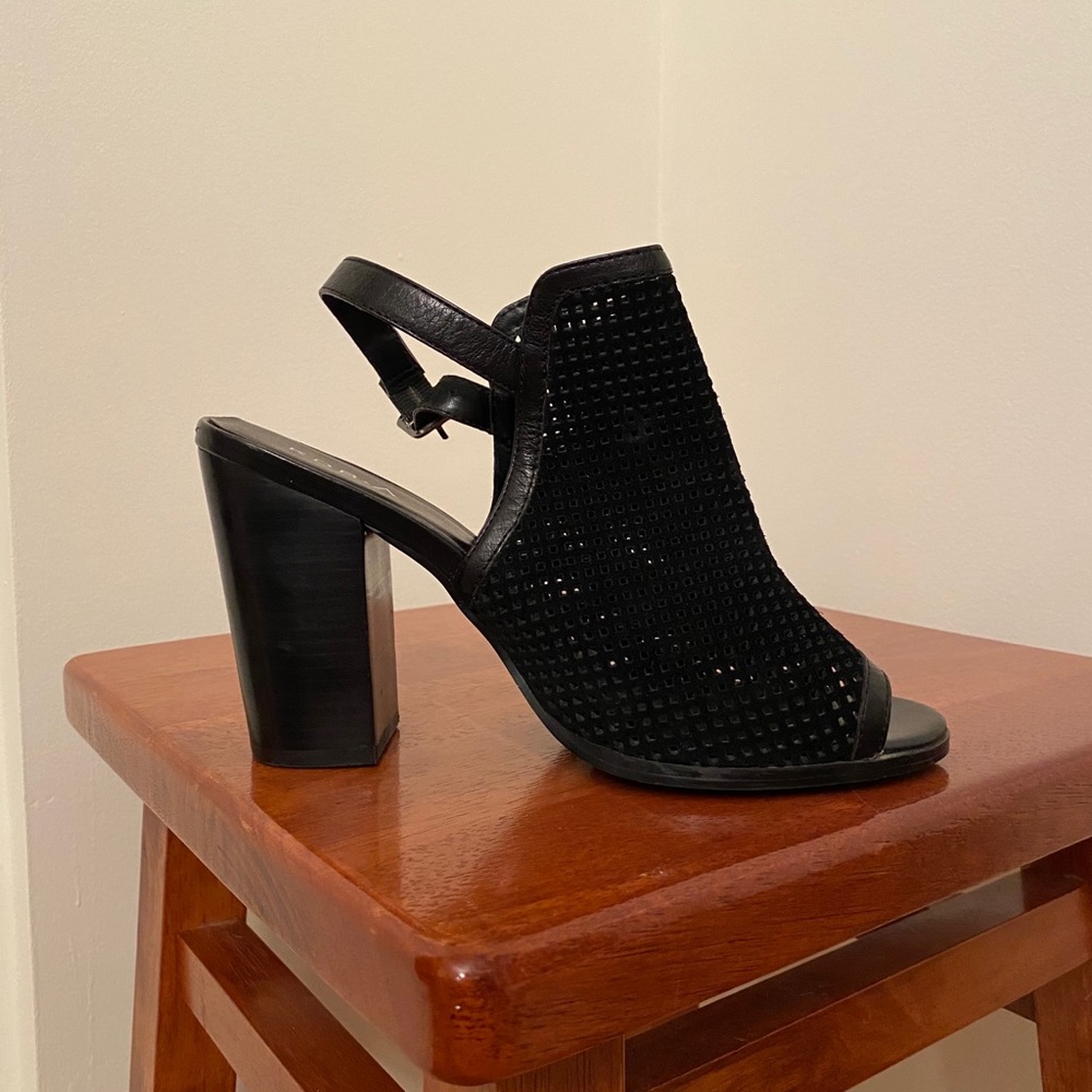 Kelsi Dagger black wedges